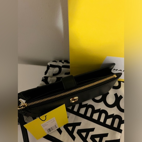 BNWT MARC JACOB’S WRISTLET WALLET - Picture 2 of 8